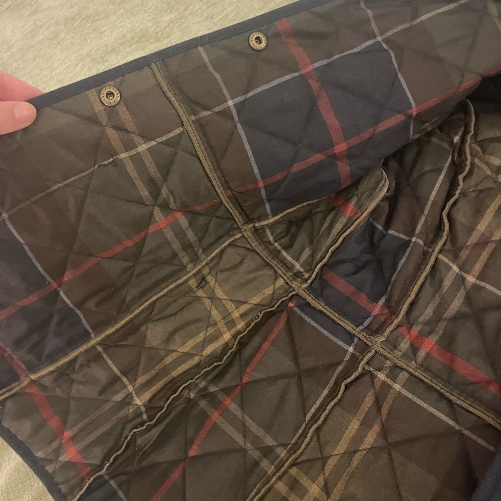 Barbour Women’s Jacket Size 8, single layer. Great condition hardly worn. - Picture 3 of 4